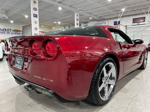 Used 2007 Chevrolet Corvette Coupe w/ Preferred Equipment Group RWD image 4