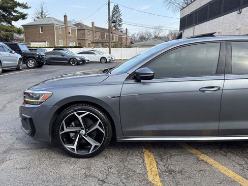 Used 2020 Volkswagen Passat 2.0T R-Line image 2