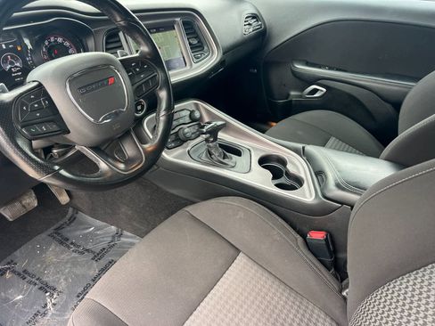 Used 2022 Dodge Challenger GT w/ Blacktop Package image 11