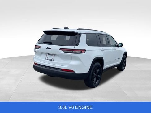 Used 2023 Jeep Grand Cherokee L Laredo RWD image 3