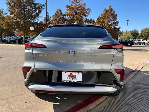 Used 2025 Buick Envista Sport Touring image 7