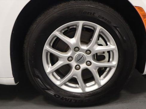 Certified 2023 Chrysler Pacifica Touring-L FWD image 30