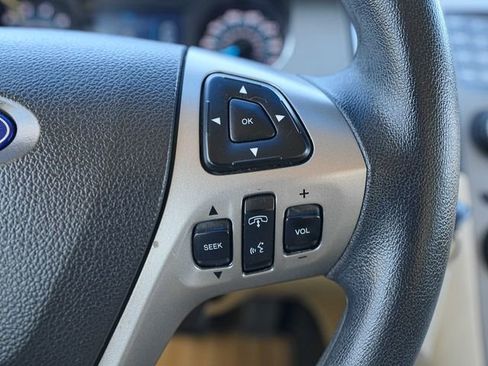 Used 2019 Ford Taurus SE FWD image 35
