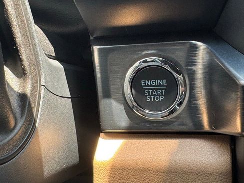 New 2025 Ford F250 Lariat w/ Lariat Ultimate Package image 37