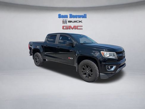 Used 2017 Chevrolet Colorado Z71 w/ Z71 Midnight Edition AWD/4WD image 3