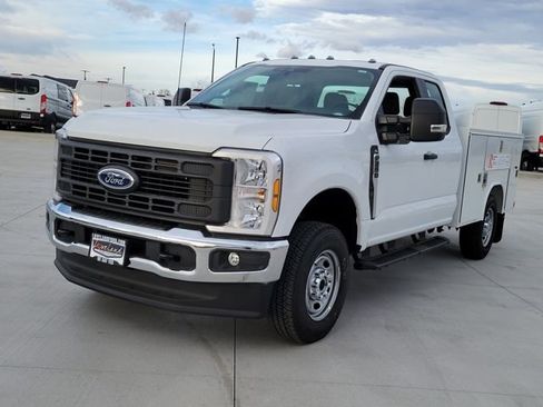 New 2026 Ford F250 XL w/ XL Chrome Package image 7