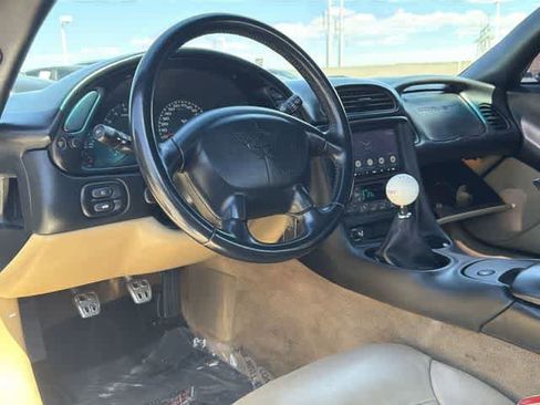 Used 1998 Chevrolet Corvette Convertible w/ Performance Handling Pkg image 12