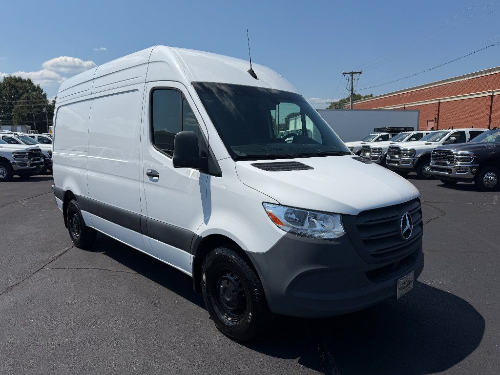 Used 2024 Mercedes-Benz Sprinter 2500 image 3