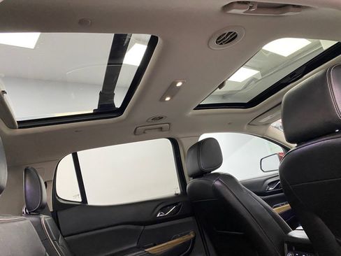 Used 2018 GMC Acadia Denali w/ Technology Package image 40