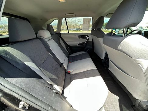 Used 2021 Toyota RAV4 XLE w/ Carpet Mat Package (TMS) AWD/4WD image 27