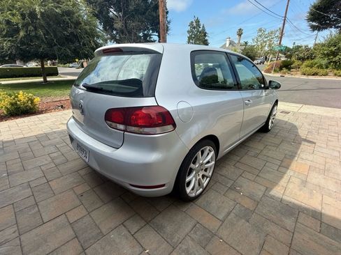 Used 2011 Volkswagen Golf 2-Door image 5