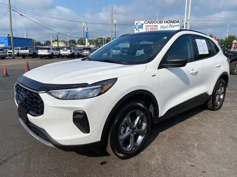 Used 2025 Ford Escape ST-Line w/ Tech Pack #1 AWD/4WD image 7