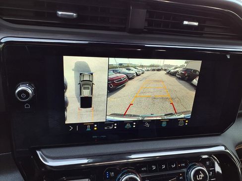 Used 2023 GMC Sierra 1500 AT4 w/ AT4 Premium Package image 10