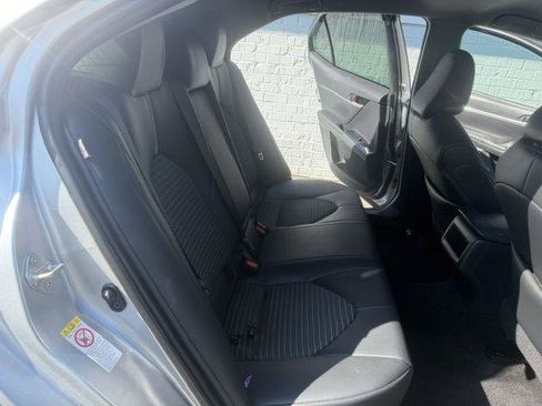 Used 2018 Toyota Camry SE FWD image 11