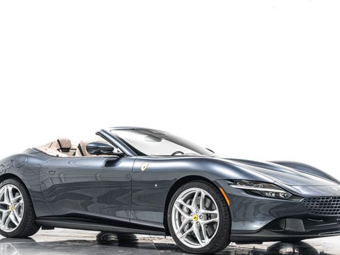 Used 2025 Ferrari Roma Spider RWD image 34