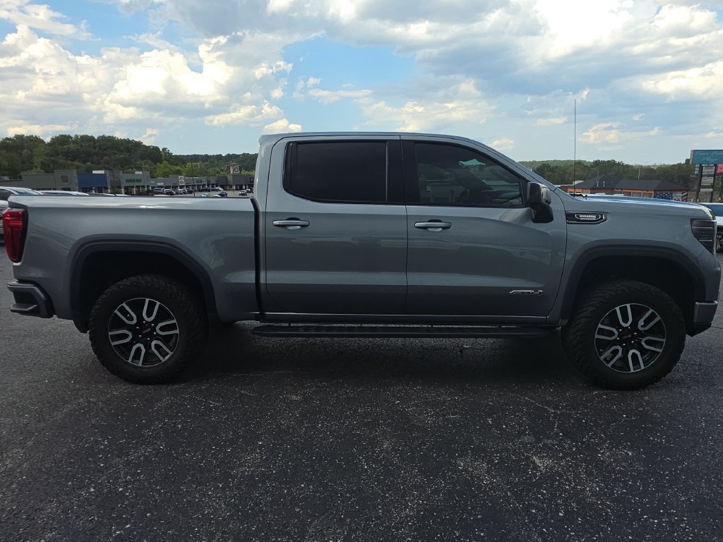 Used 2023 GMC Sierra 1500 AT4 w/ Technology Package AWD/4WD image 11