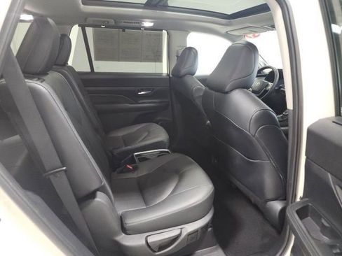 Certified 2024 Toyota Grand Highlander Limited image 18