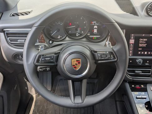 New 2026 Porsche Macan AWD/4WD image 15