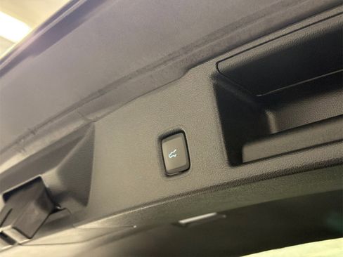 Used 2022 Ford Escape SEL image 9