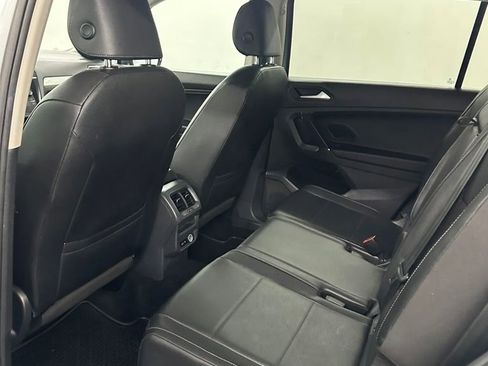 Used 2020 Volkswagen Tiguan SE w/ 3rd Row Seat Package AWD/4WD image 25