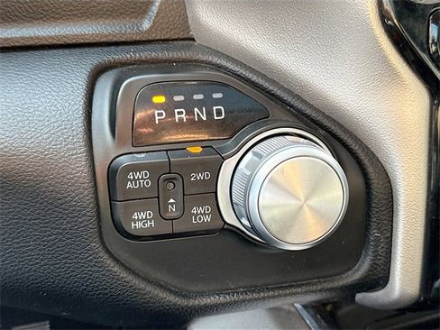 Used 2019 RAM 1500 Laramie image 18