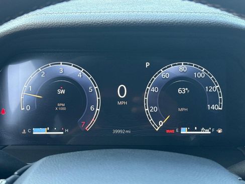 Used 2024 Jeep Grand Cherokee Limited AWD/4WD image 17