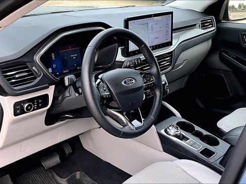 Certified 2023 Ford Escape SE image 18