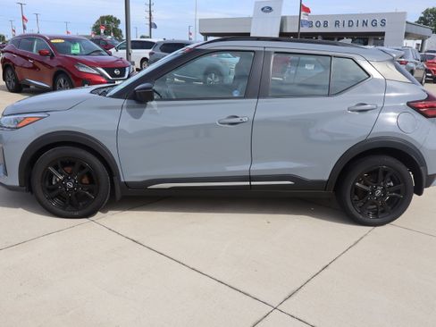 Used 2023 Nissan Kicks SR w/ SR Premium Package FWD image 8