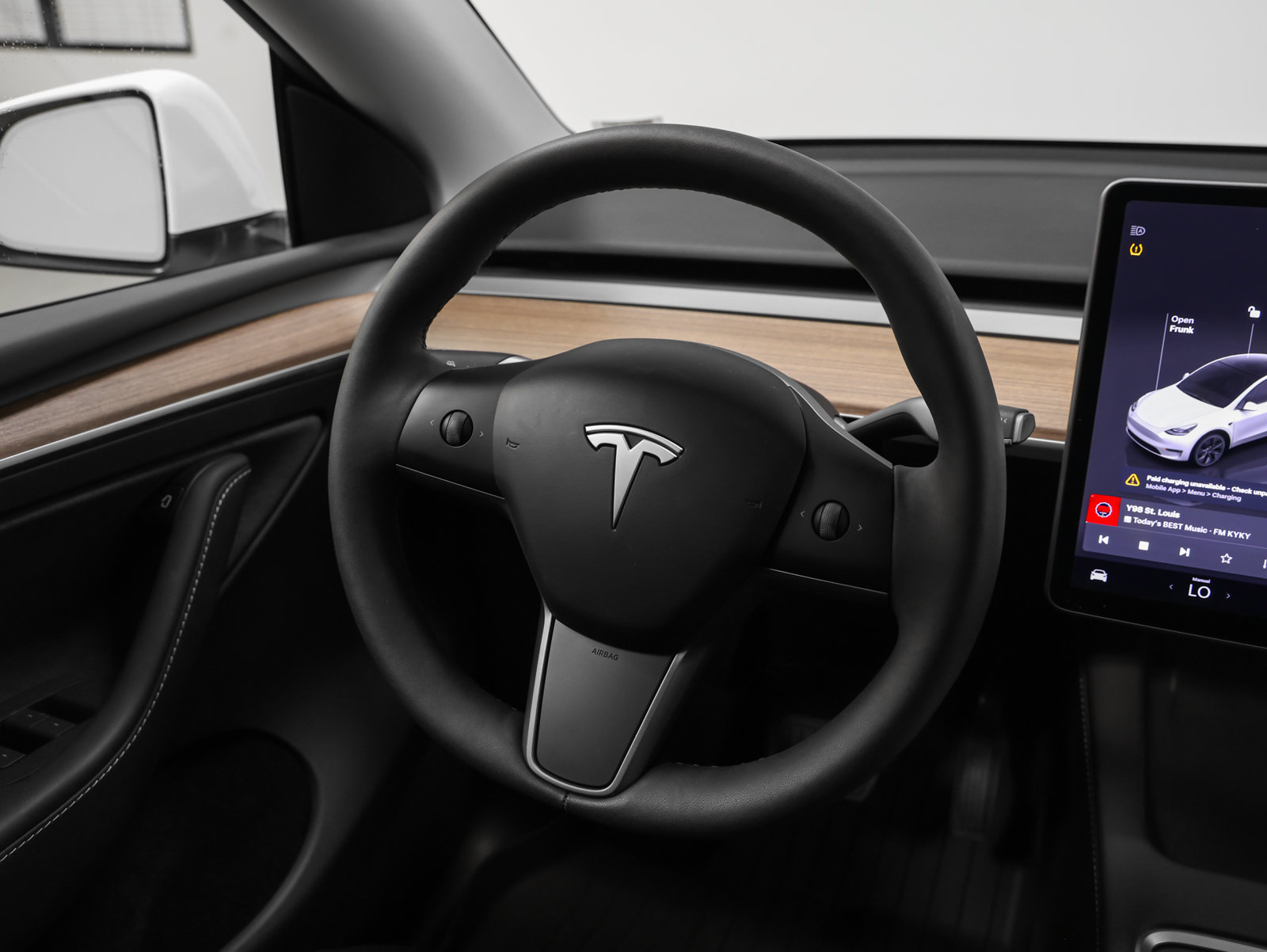 Used 2024 Tesla Model Y Long Range AWD/4WD image 26