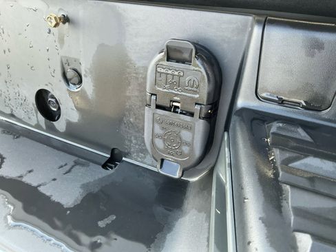 Used 2021 RAM 1500 Big Horn image 21