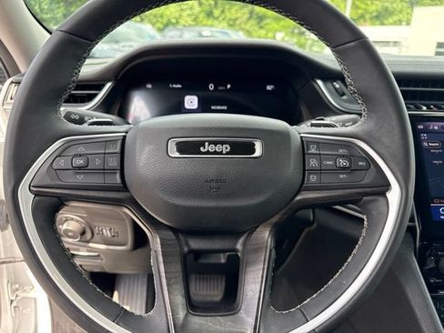 Used 2023 Jeep Grand Cherokee Limited w/ Trailer Tow Prep Group (B) AWD/4WD image 8