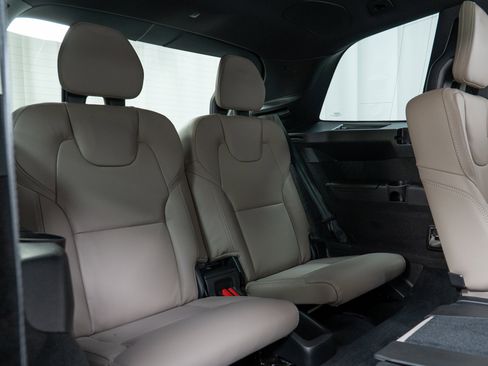 New 2026 Volvo XC90 B6 Ultra w/ Protection Package image 25