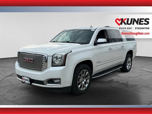 Used 2017 GMC Yukon XL Denali w/ Open Road Package AWD/4WD image 3