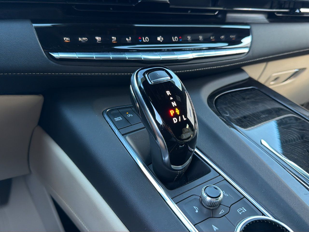 Certified 2023 Cadillac Escalade Premium Luxury RWD image 27