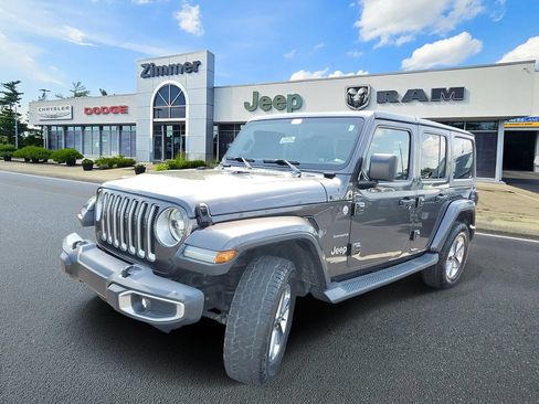 Certified 2018 Jeep Wrangler Unlimited Sahara AWD/4WD image 2