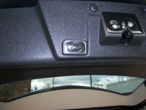 Used 2017 Chevrolet Traverse Premier AWD/4WD image 14