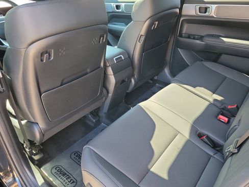 Used 2025 Hyundai Santa Fe XRT image 13