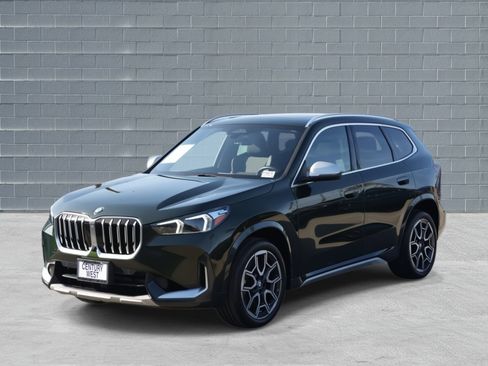 Used 2024 BMW X1 xDrive28i w/ Premium Package image 3