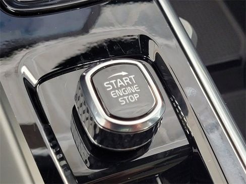 New 2026 Volvo XC60 B5 Core w/ Protection Package Premier image 24