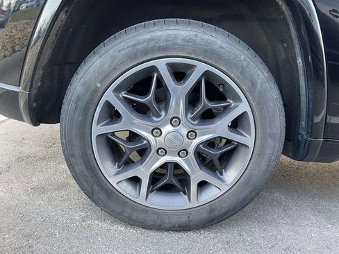 Used 2020 Jeep Grand Cherokee Overland image 5