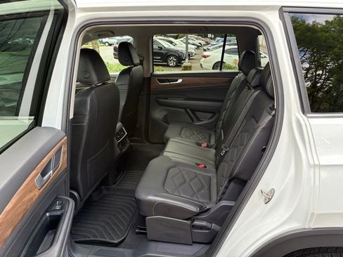Used 2024 Volkswagen Atlas SE AWD/4WD image 14