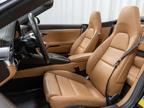 Used 2019 Porsche 911 Carrera image 16