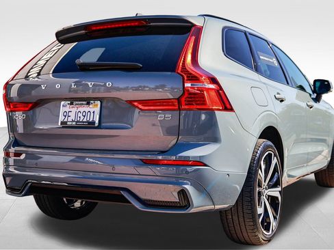 Used 2023 Volvo XC60 B5 Ultimate w/ Climate Package image 8