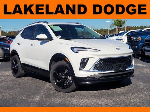 Used 2024 Buick Encore GX Sport Touring image 1