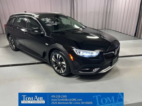Used 2018 Buick Regal Essence w/ Driver Confidence Package #1 AWD/4WD image 1