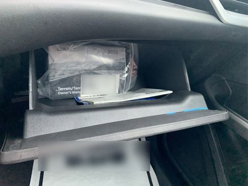 Used 2023 GMC Terrain SLE w/ Driver Convenience Package image 31