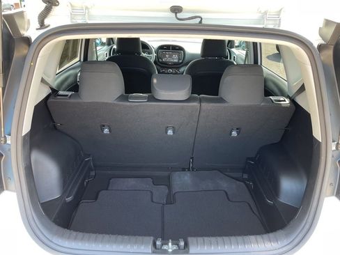 Used 2025 Kia Soul LX w/ LX Technology Package image 42