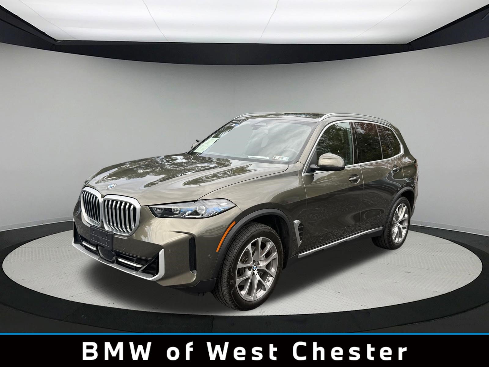Certified 2026 BMW X5 xDrive40i w/ Premium Package AWD/4WD image 1