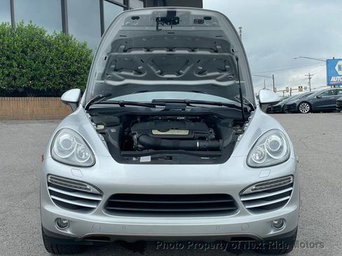 Used 2011 Porsche Cayenne AWD/4WD image 25