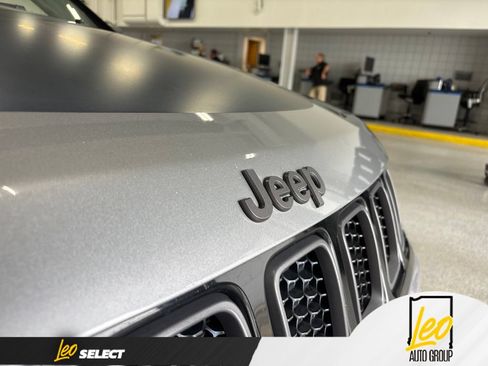 Used 2019 Jeep Compass Trailhawk w/ Leather Interior Group AWD/4WD image 18